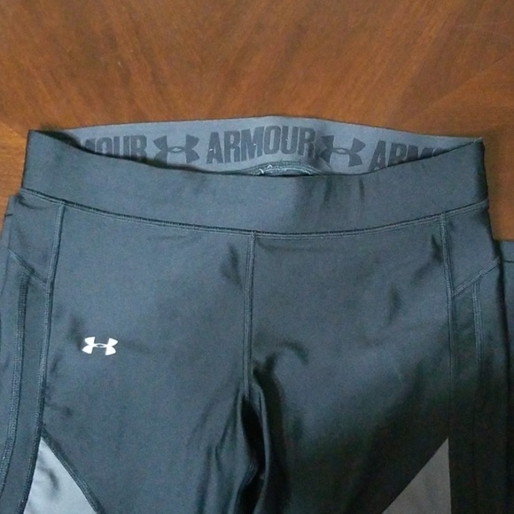 Under Armour Pants - Shorts